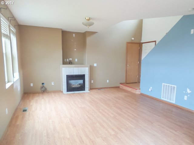 3331 Main St