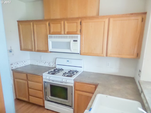3331 Main St