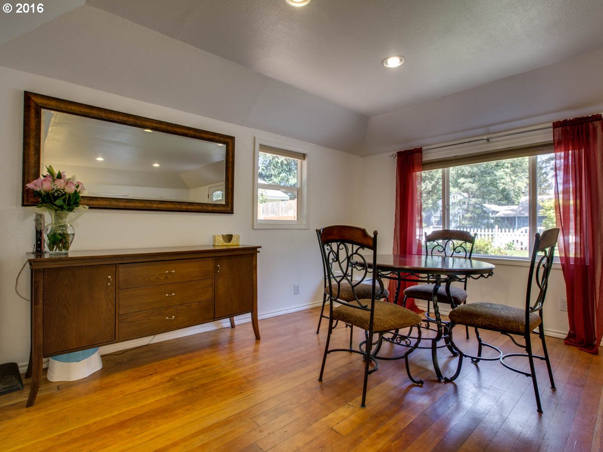 For Sale: 363 N 11th Ave Cornelius, OR 97113