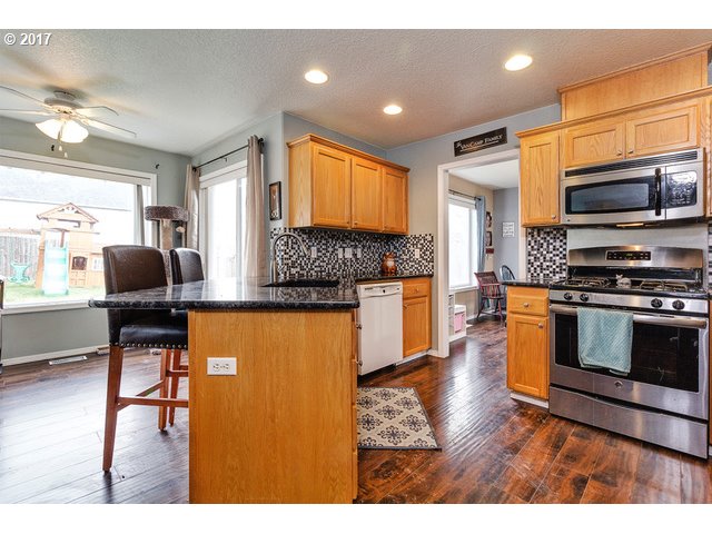1462 N Fremont St