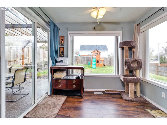 1462 N Fremont St