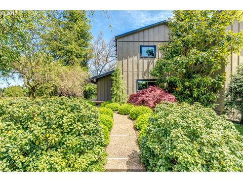 1030 SW Courtney Laine Dr