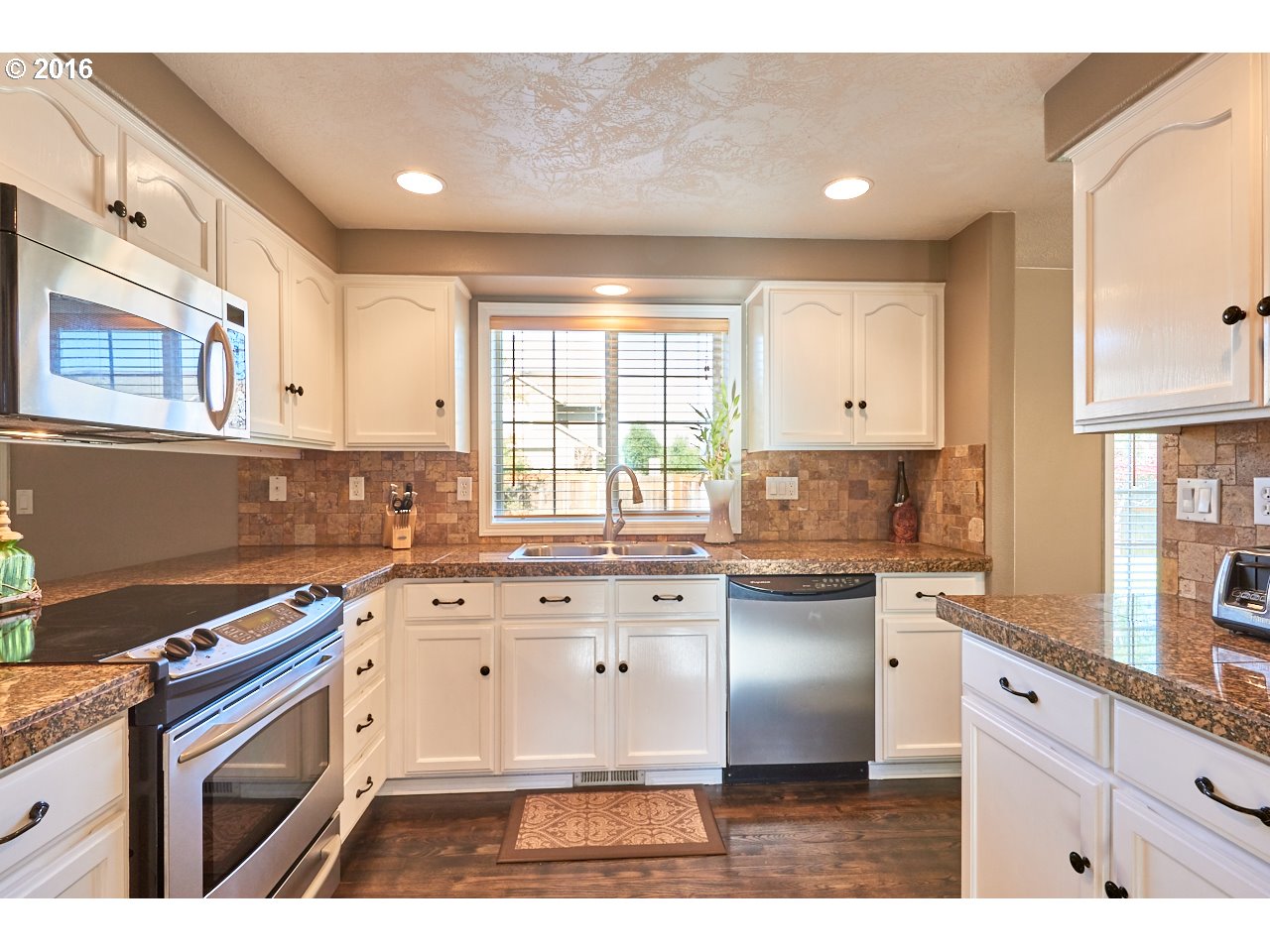For Sale: 2015 NW Meadows Dr Mcminnville, OR 97128