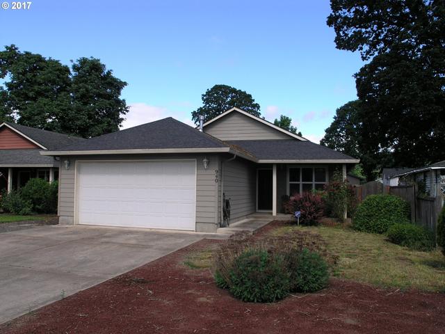 201 E North St