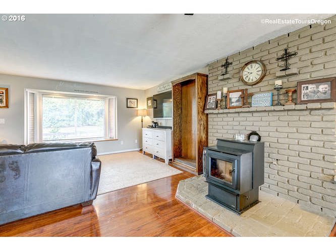 For Sale: 20552 2nd St Saint Paul, OR 97137