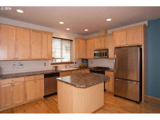 For Sale: 9935 N Decatur St Portland, OR 97203