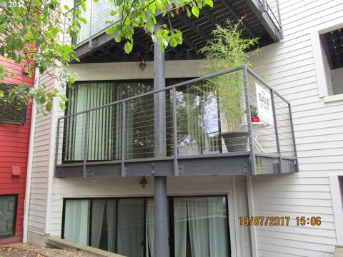 1009 NW Hoyt St #101A