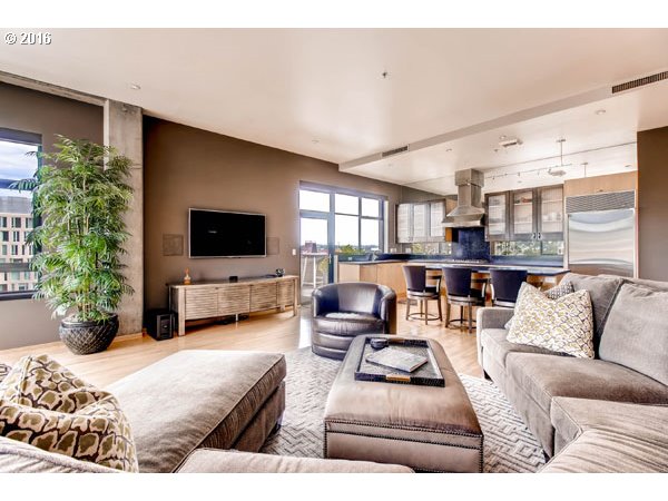 For Sale: 333 NW 9th Ave 1406 #1406 Portland, OR 97209