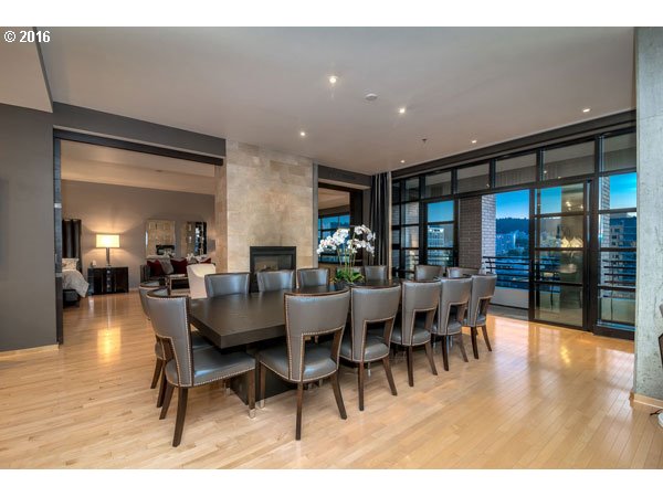 For Sale: 333 NW 9th Ave 1406 #1406 Portland, OR 97209