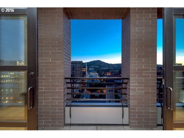 For Sale: 333 NW 9th Ave 1406 #1406 Portland, OR 97209