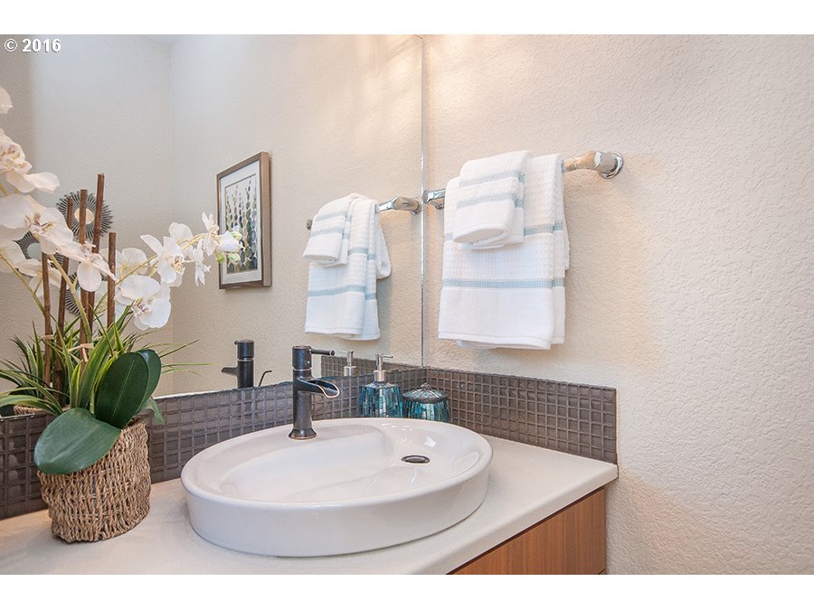 For Sale: 5240 NE Garfield Ave Portland, OR 97211