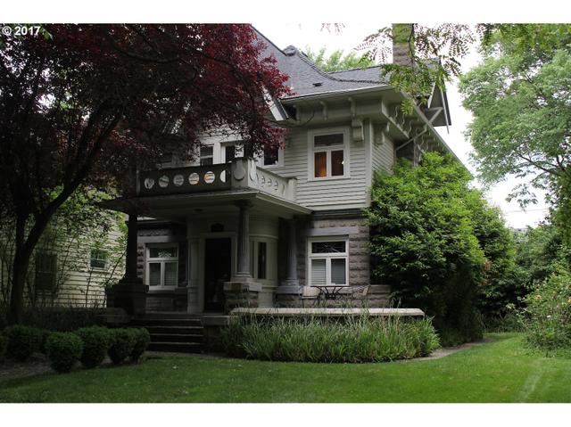 902 SE 28th Ave