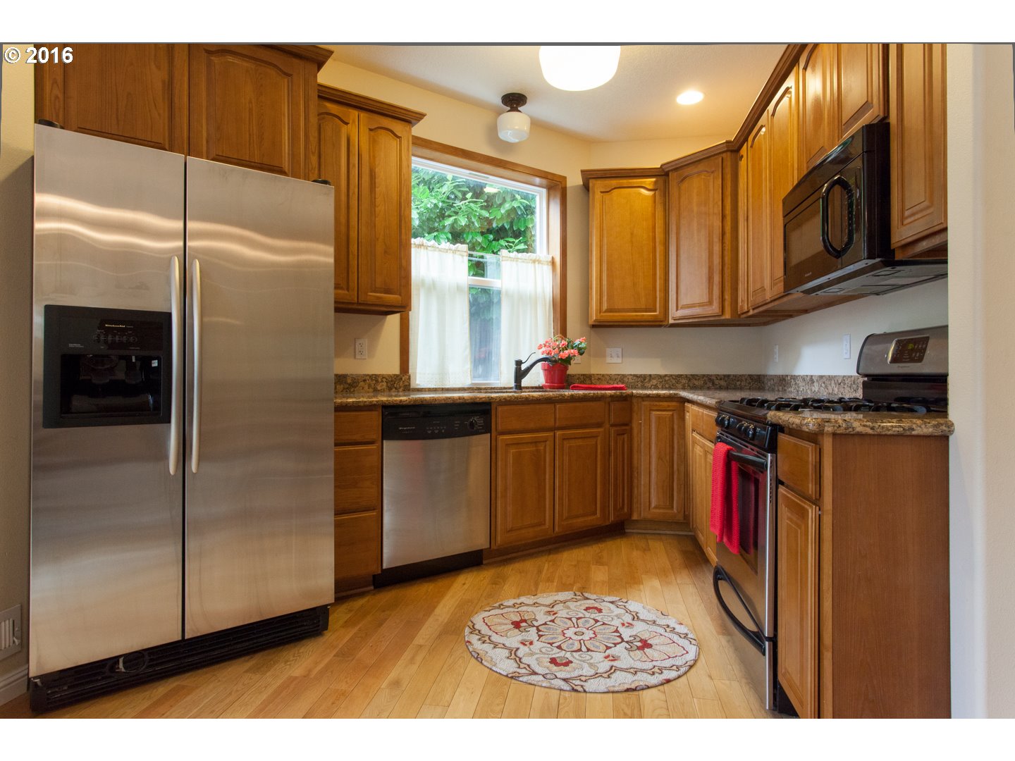 For Sale: 416 SE 63rd Ave Portland, OR 97215