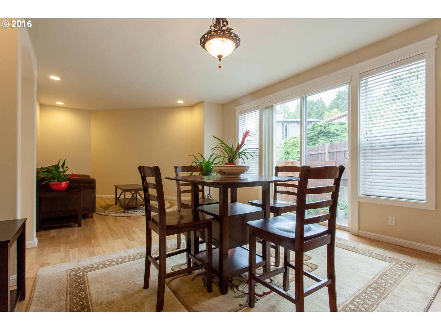 For Sale: 416 SE 63rd Ave Portland, OR 97215
