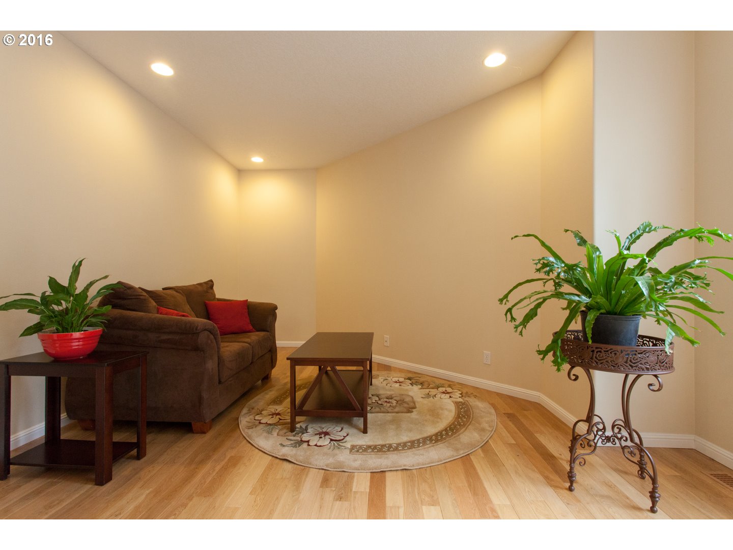 For Sale: 416 SE 63rd Ave Portland, OR 97215