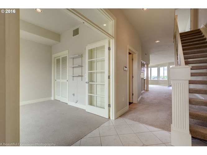 241 N Lotus Isle Dr
