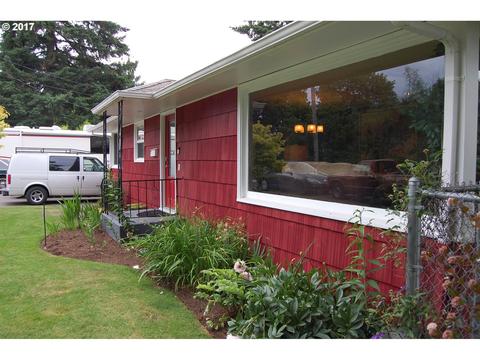 1208 NE 108th Ave