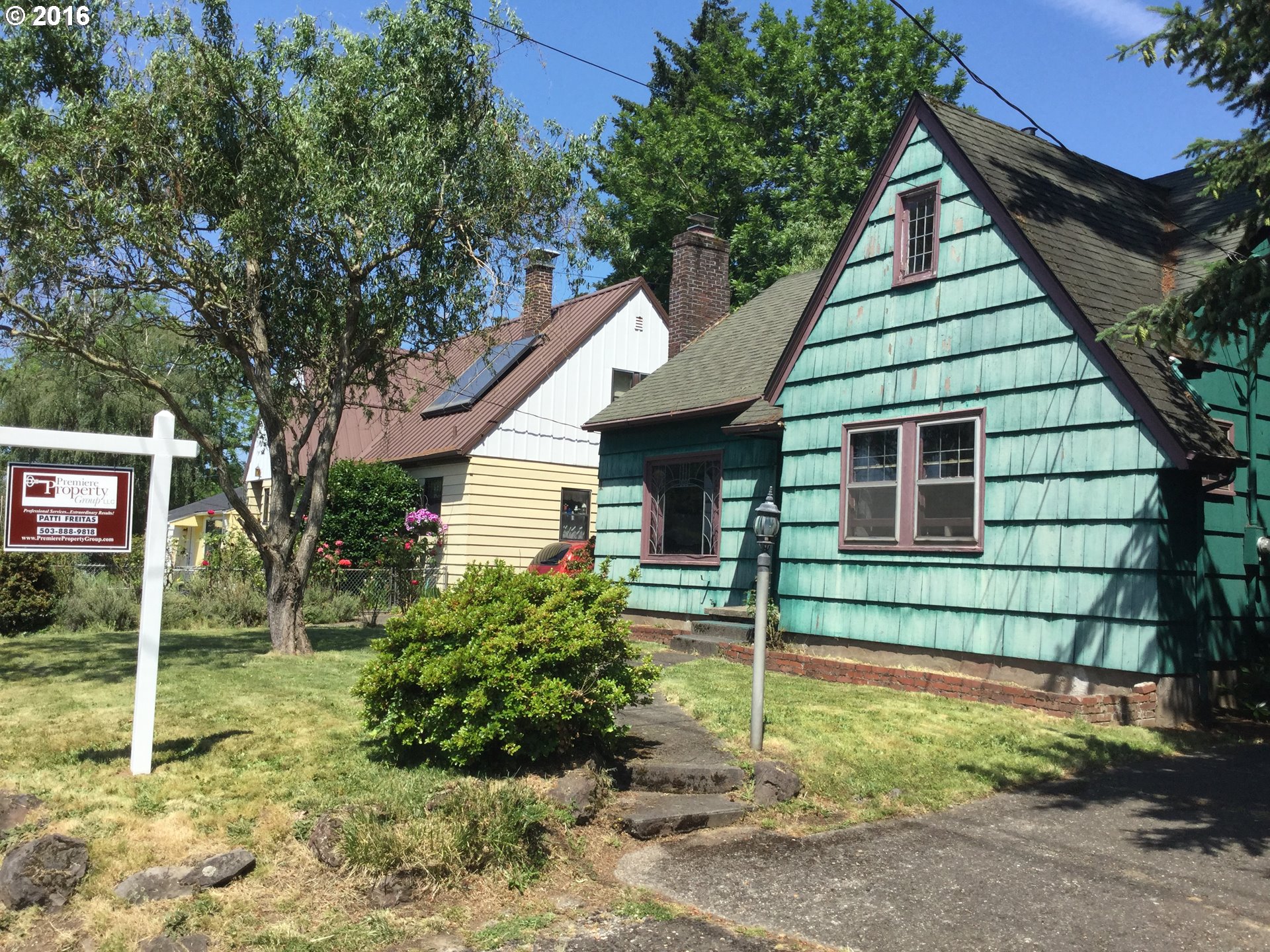 For Sale: 8607 NE Fremont St Portland, OR 97220