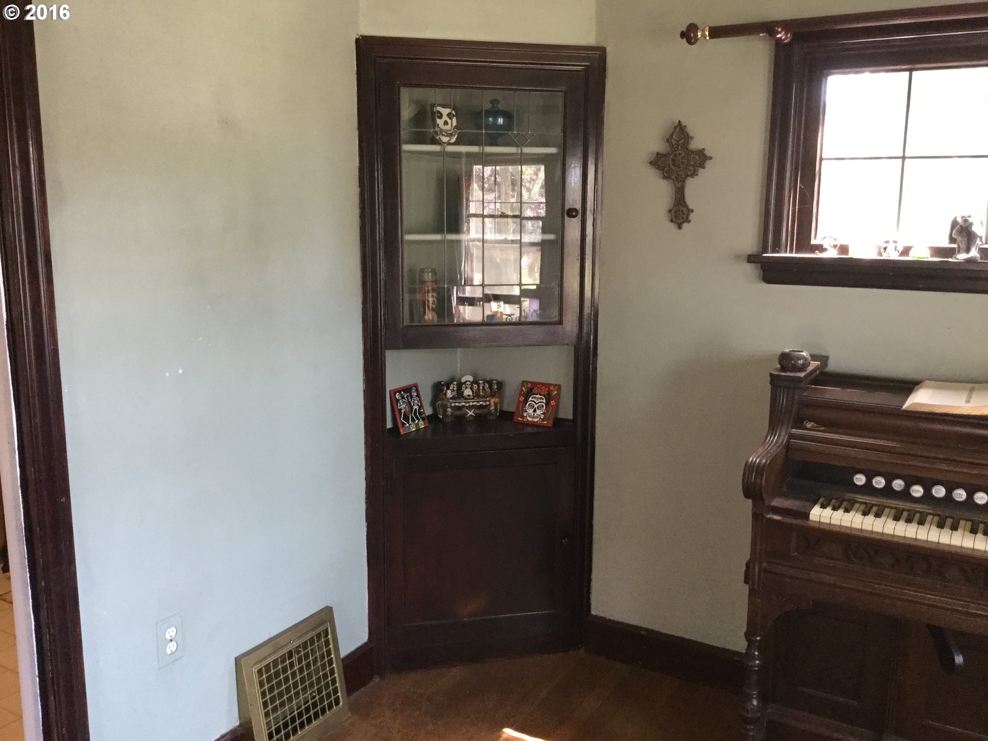 For Sale: 8607 NE Fremont St Portland, OR 97220