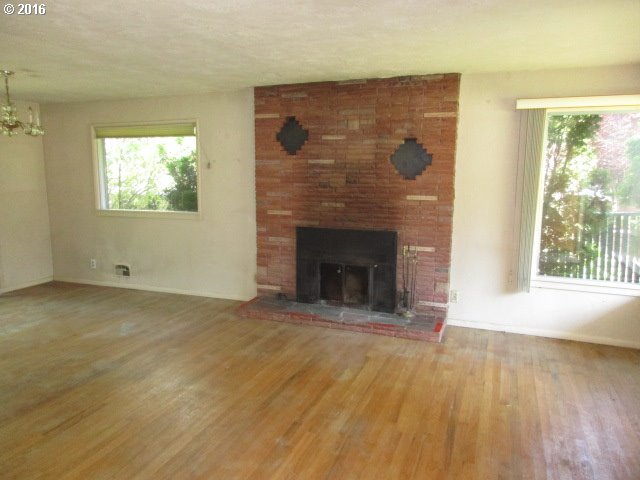 For Sale: 13709 SE Oatfield Rd Portland, OR 97222