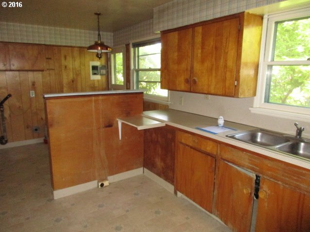 For Sale: 13709 SE Oatfield Rd Portland, OR 97222