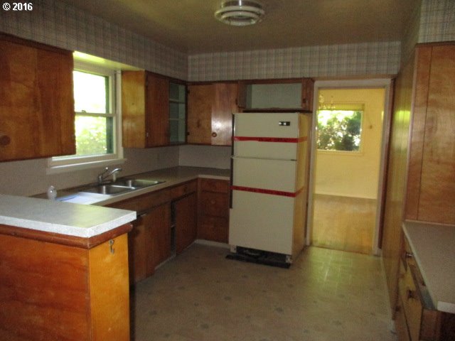 For Sale: 13709 SE Oatfield Rd Portland, OR 97222