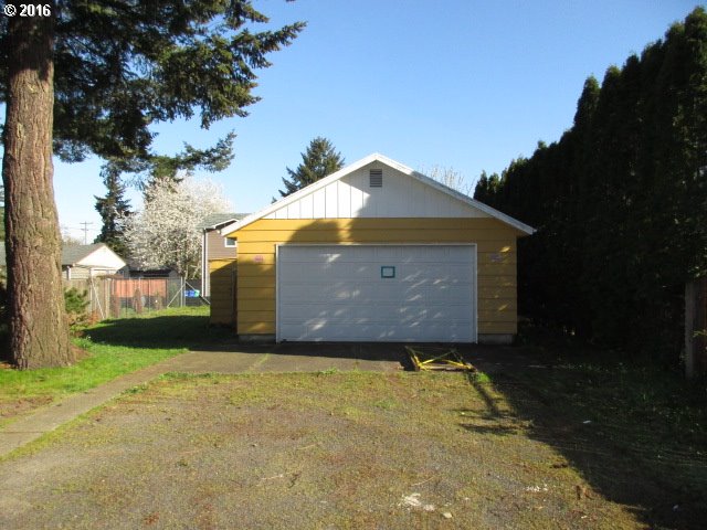 For Sale: 3830 SE 130th Ave Portland, OR 97236