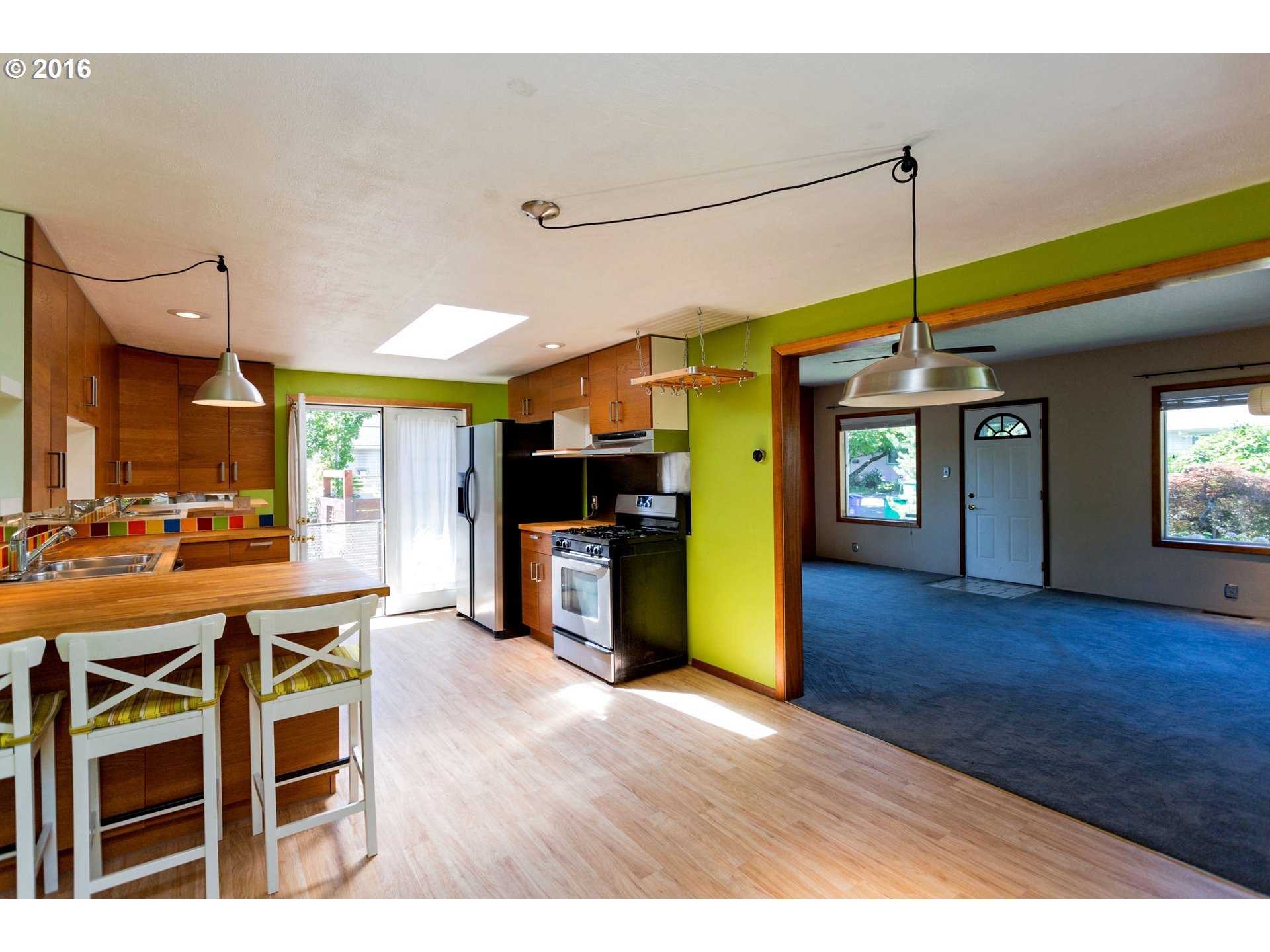 For Sale: 9652 SE Pardee St Portland, OR 97266