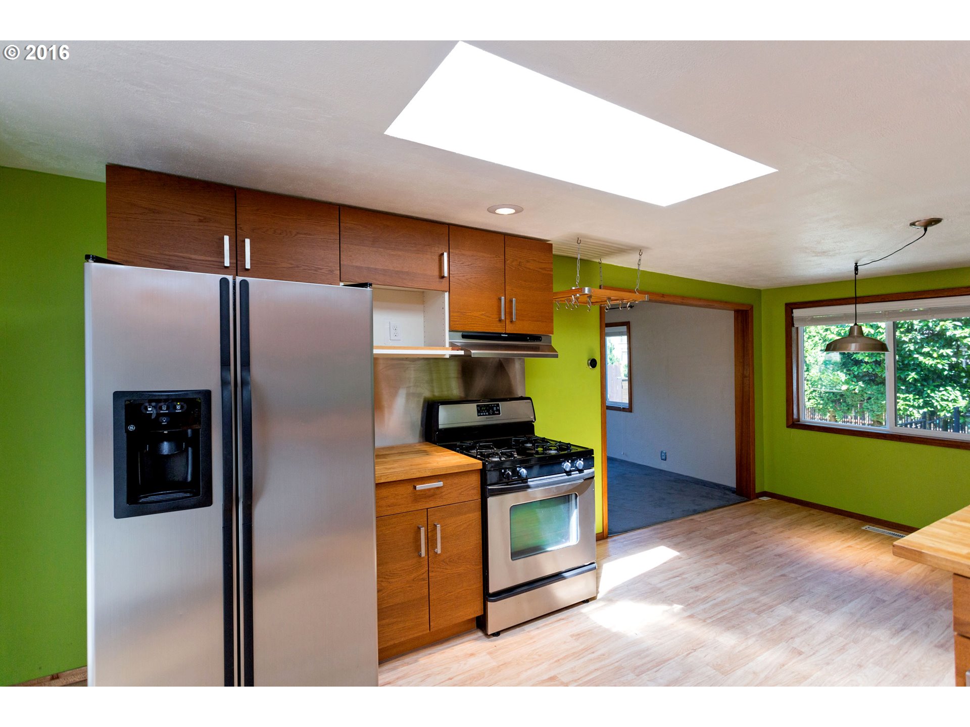 For Sale: 9652 SE Pardee St Portland, OR 97266