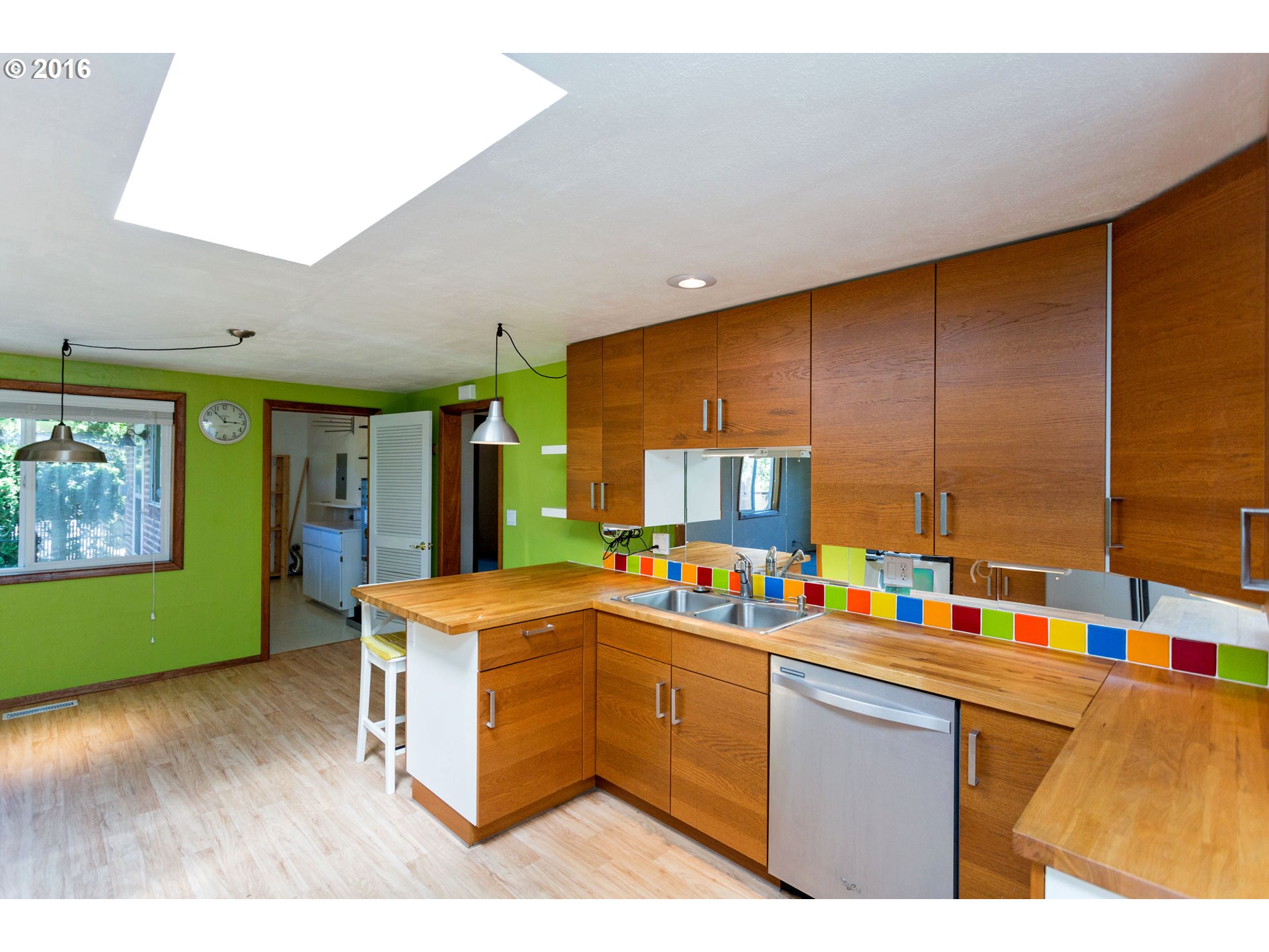 For Sale: 9652 SE Pardee St Portland, OR 97266
