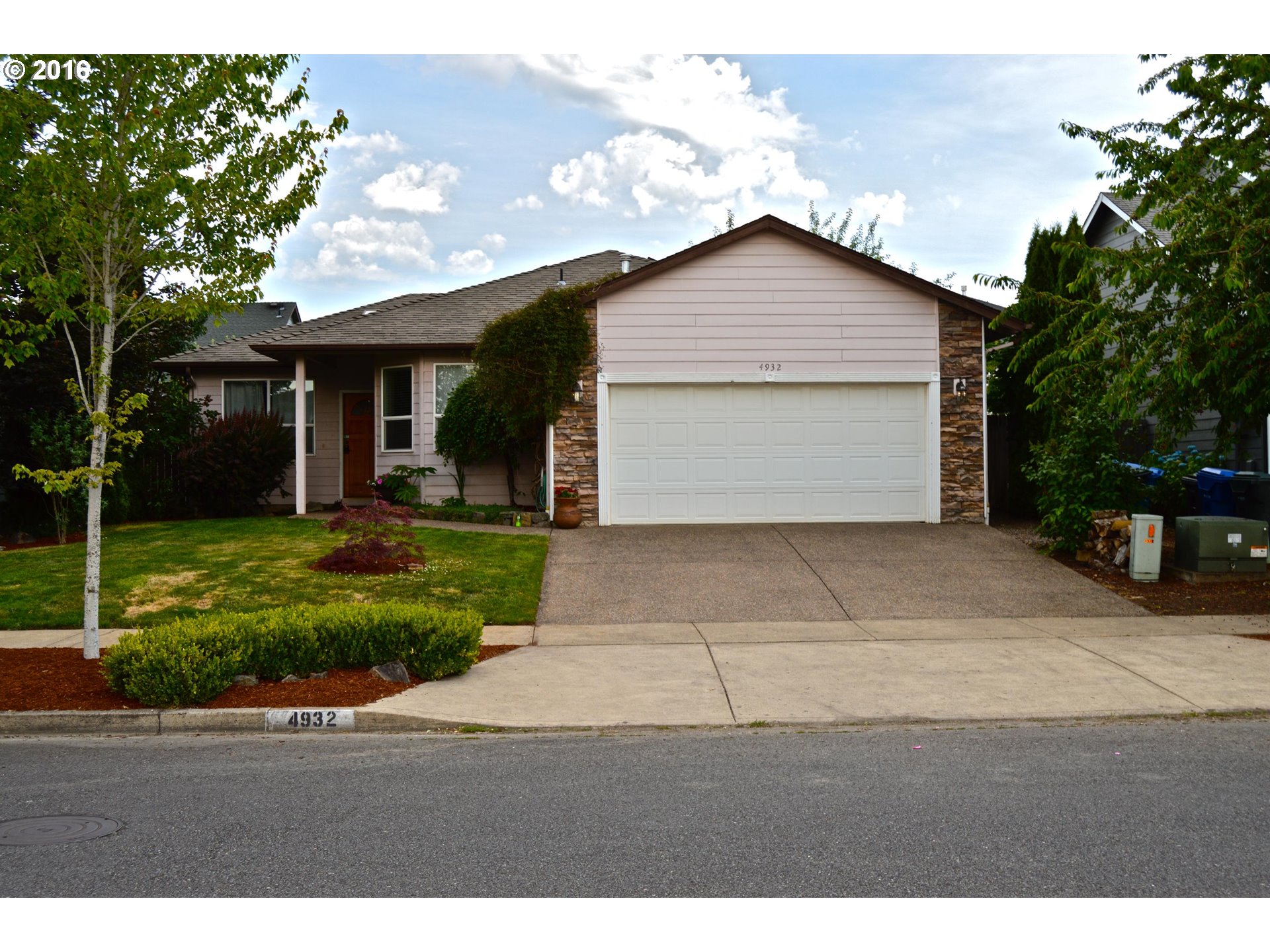 For Sale: 4932 49th Ave NE Salem, OR 97305