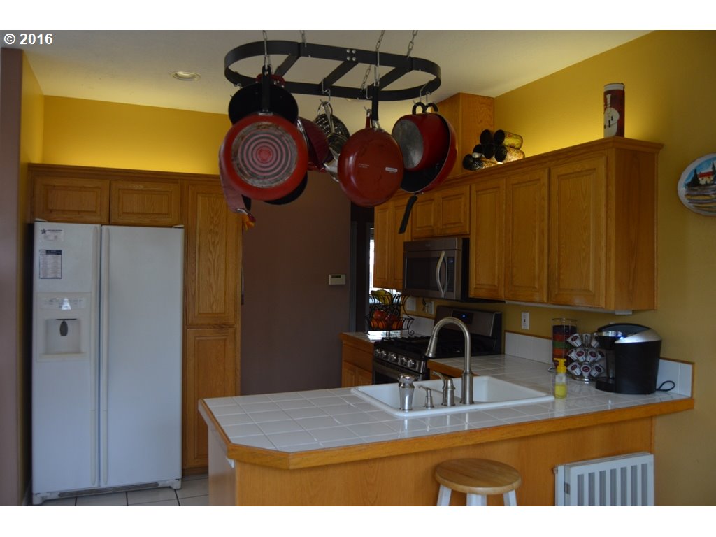 For Sale: 4932 49th Ave NE Salem, OR 97305