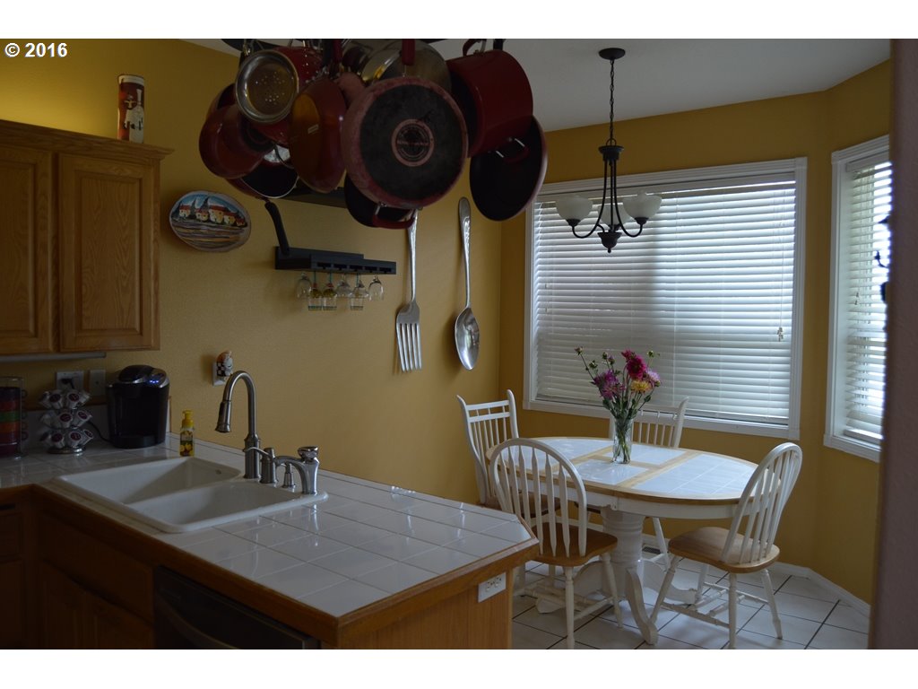 For Sale: 4932 49th Ave NE Salem, OR 97305