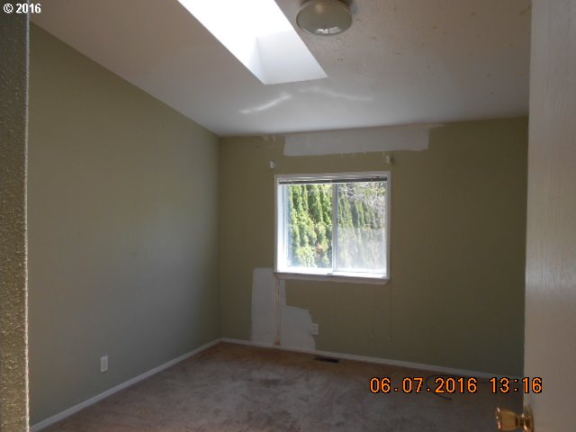 For Sale: 2150 E Ellendale Ave Dallas, OR 97338