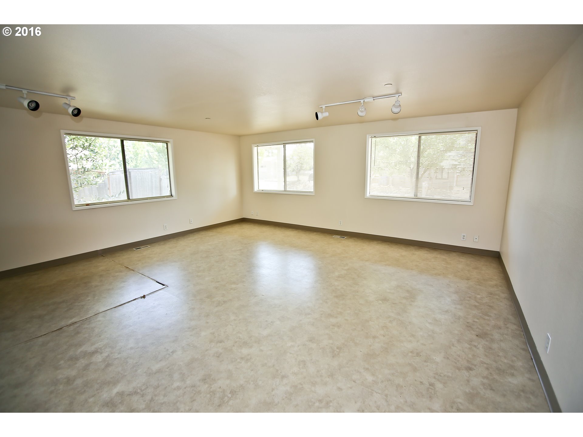 For Sale: 1865 Lemming Ave Eugene, OR 97401