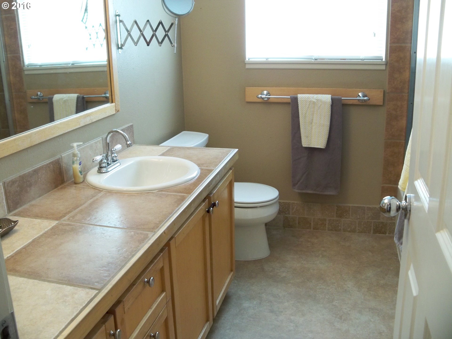 For Sale: 3871 Robin Ave Eugene, OR 97402