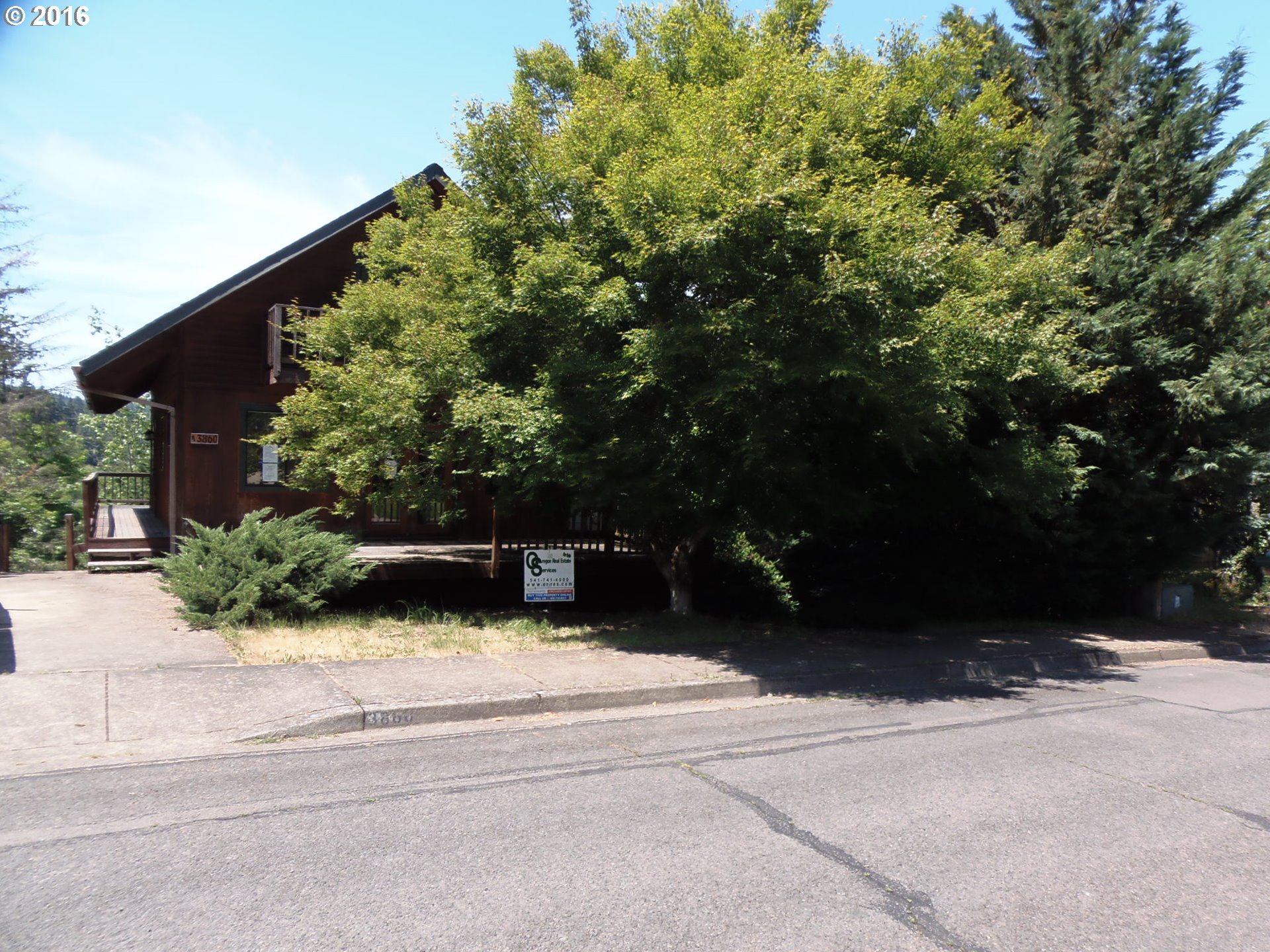 For Sale: 3860 University St Eugene, OR 97405