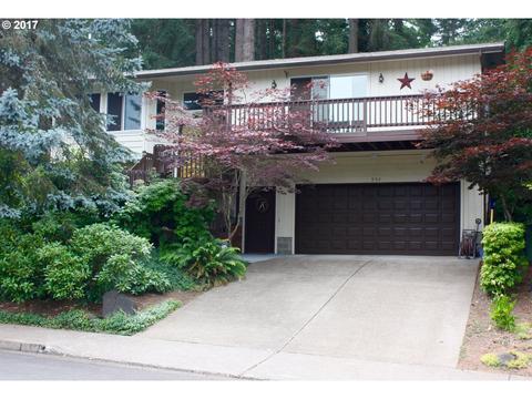 327 Quincy Ave