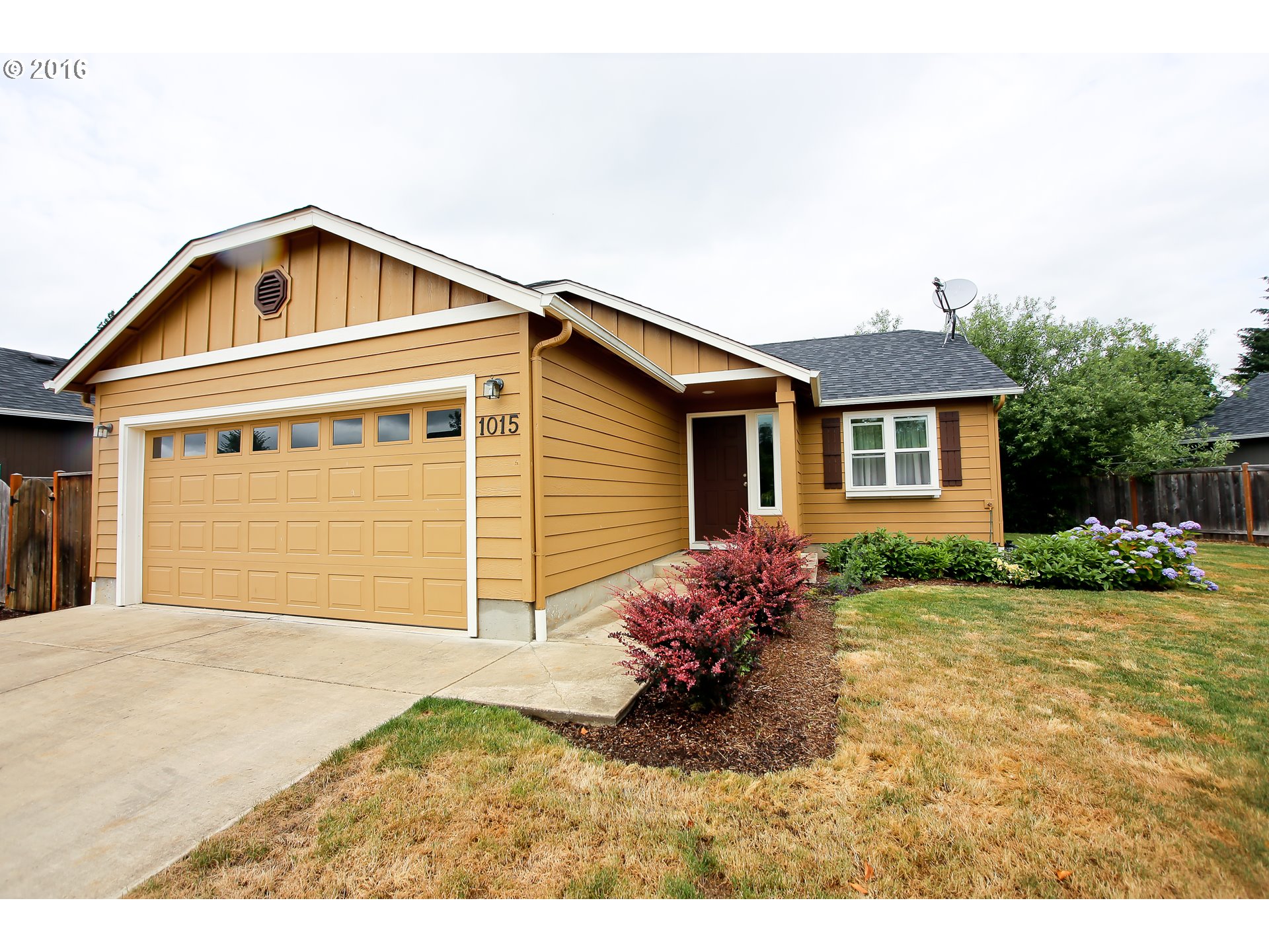 For Sale: 1015 S 1st St Cottage Grove, OR 97424