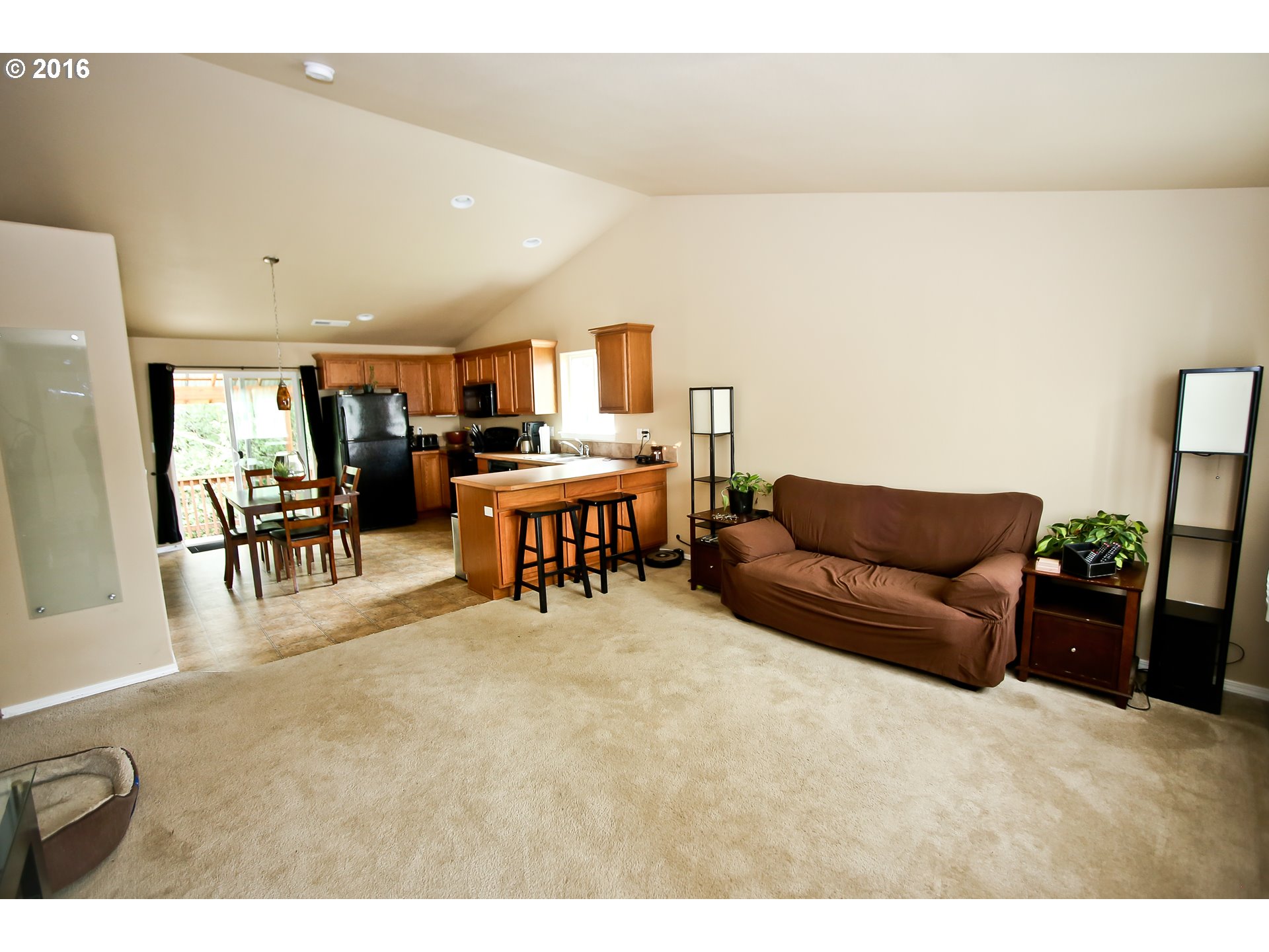 For Sale: 1015 S 1st St Cottage Grove, OR 97424