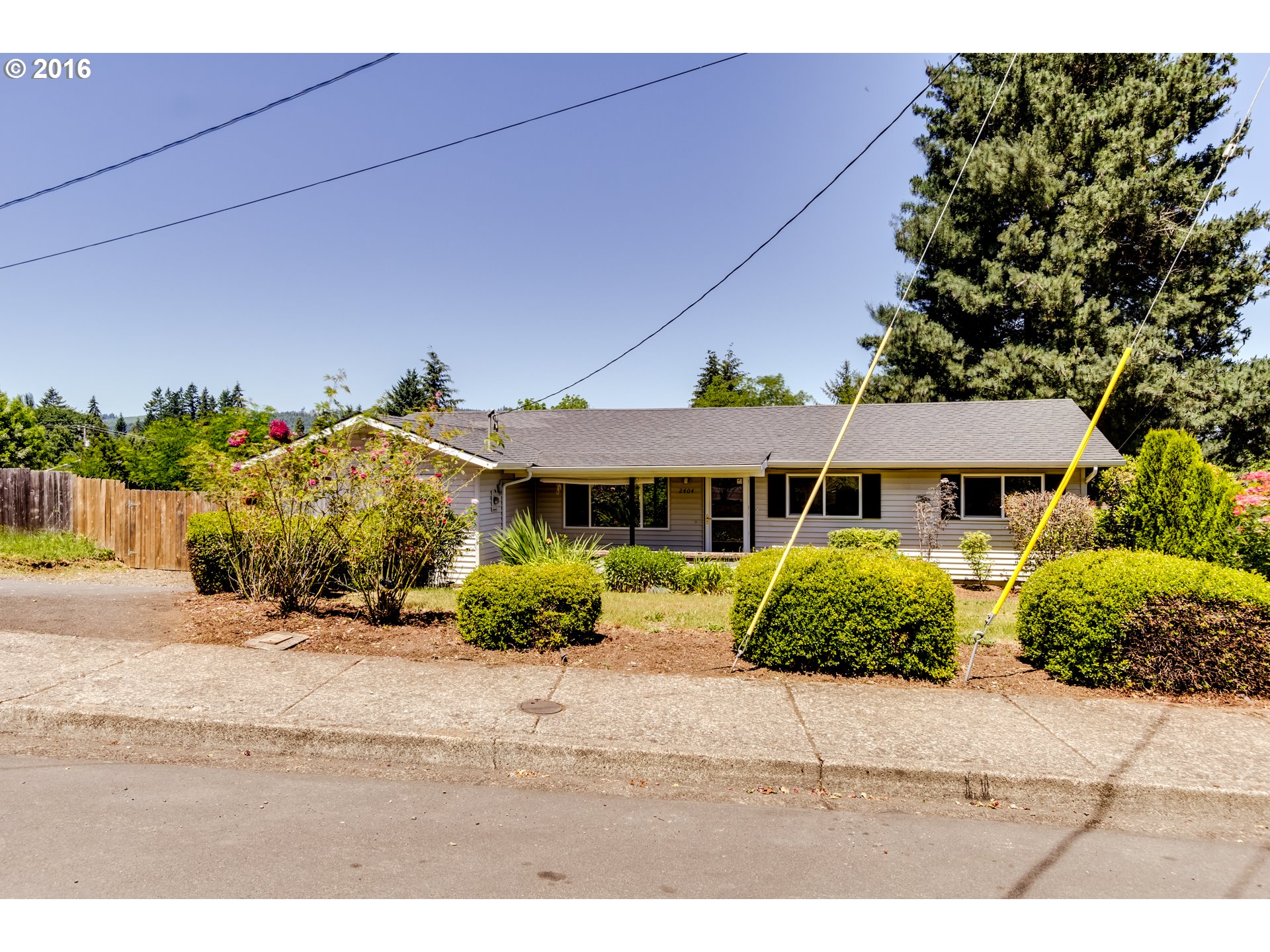 For Sale: 2404 E Main St Cottage Grove, OR 97424