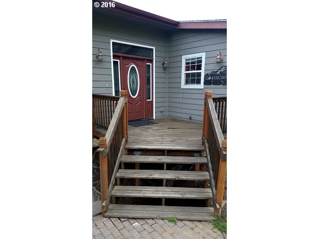 For Sale: 216 Terrace Dr Glide, OR 97443