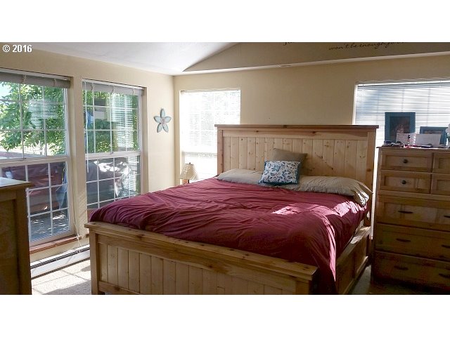 For Sale: 216 Terrace Dr Glide, OR 97443