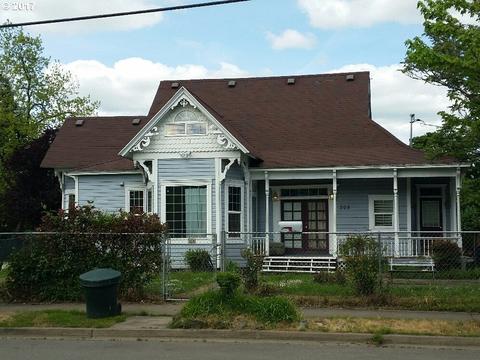 115 NE Cypress Ave