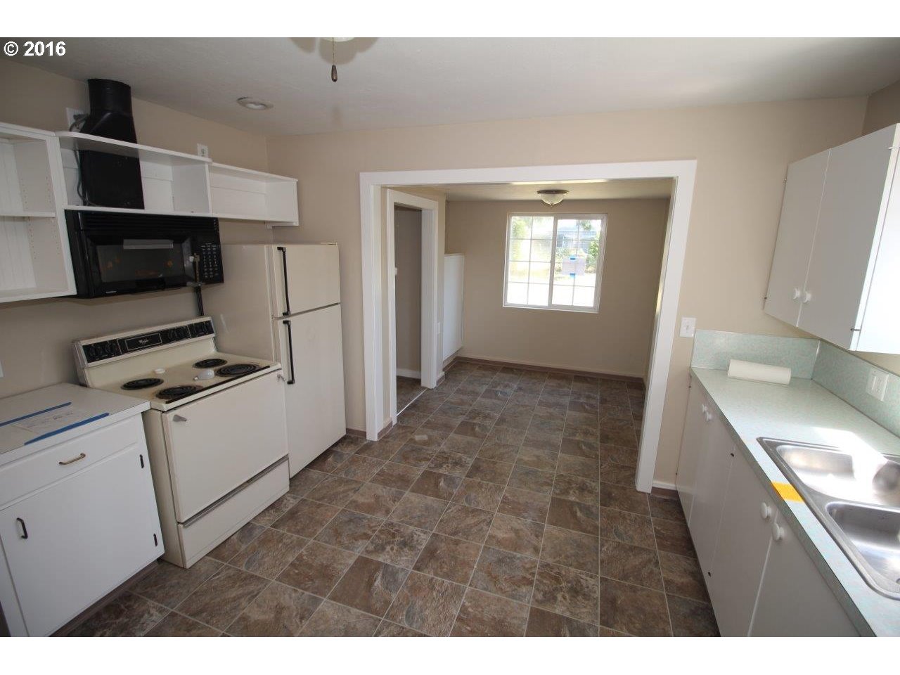 For Sale: 840 W M St Springfield, OR 97477