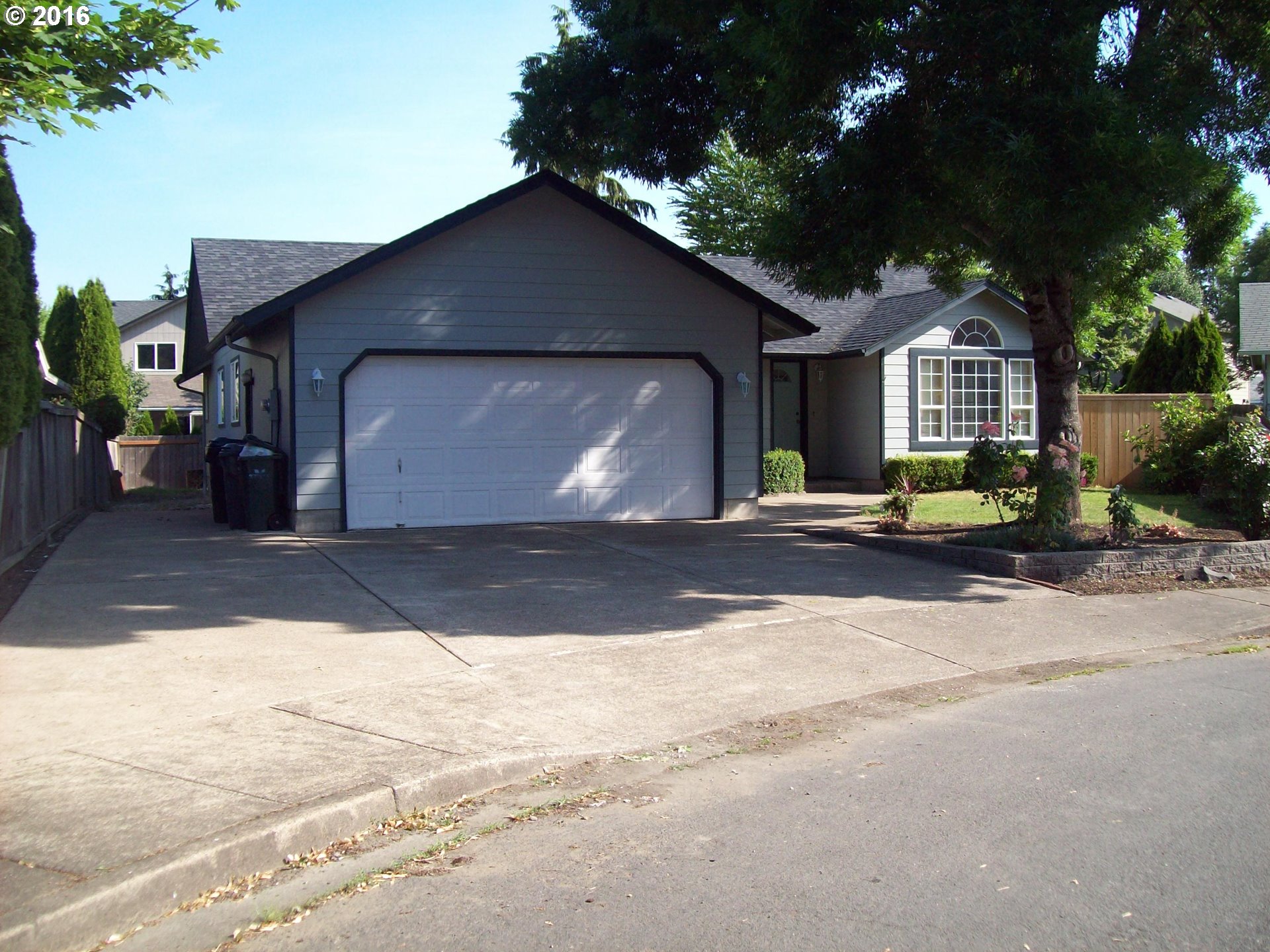 For Sale: 6806 D Ct Springfield, OR 97478