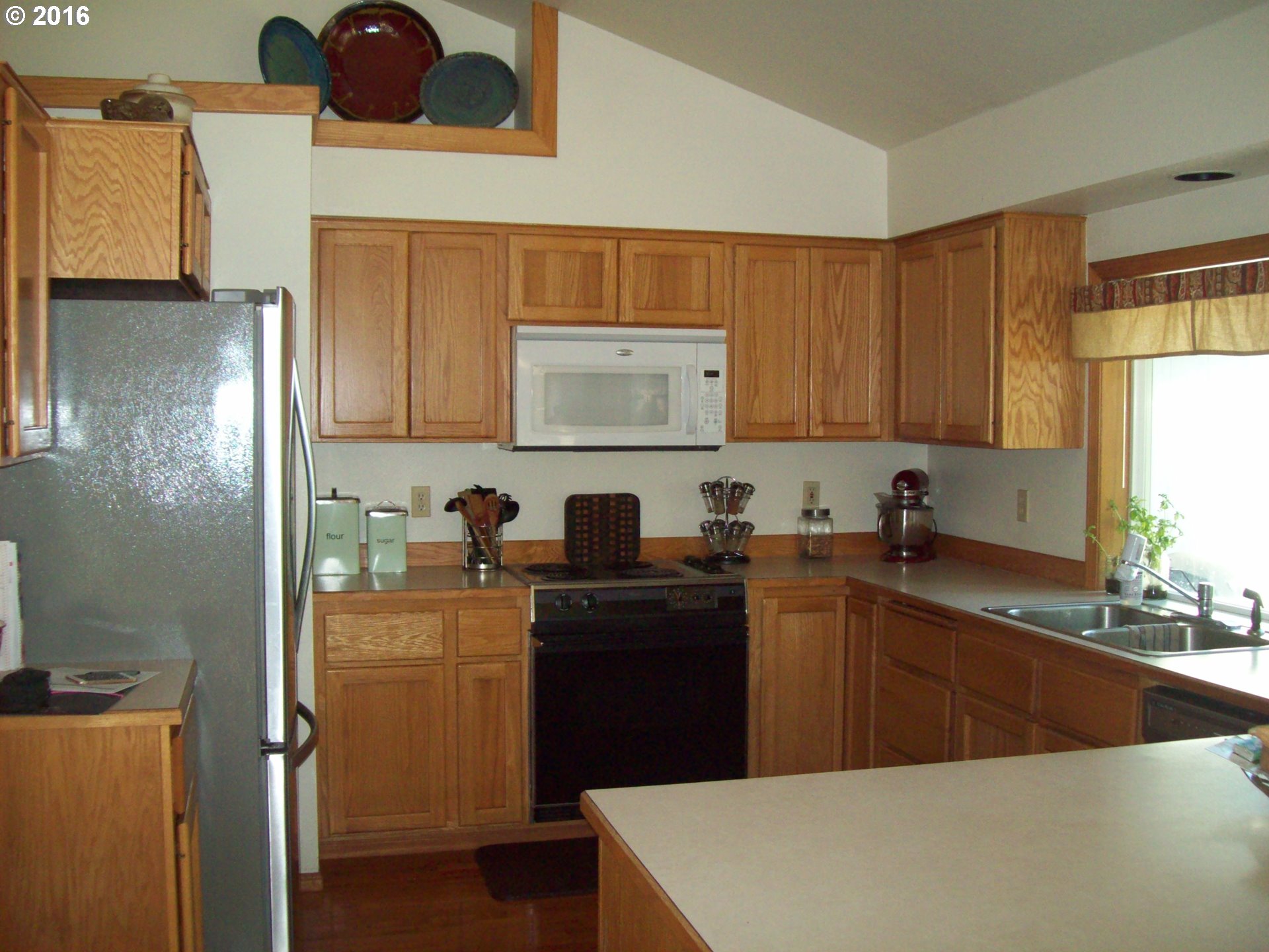 For Sale: 6806 D Ct Springfield, OR 97478
