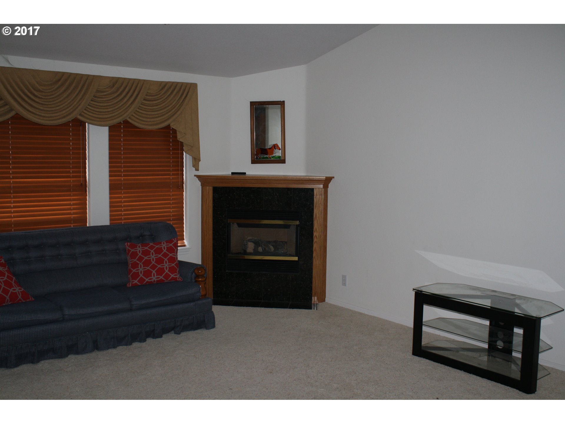 327 Currier Ave