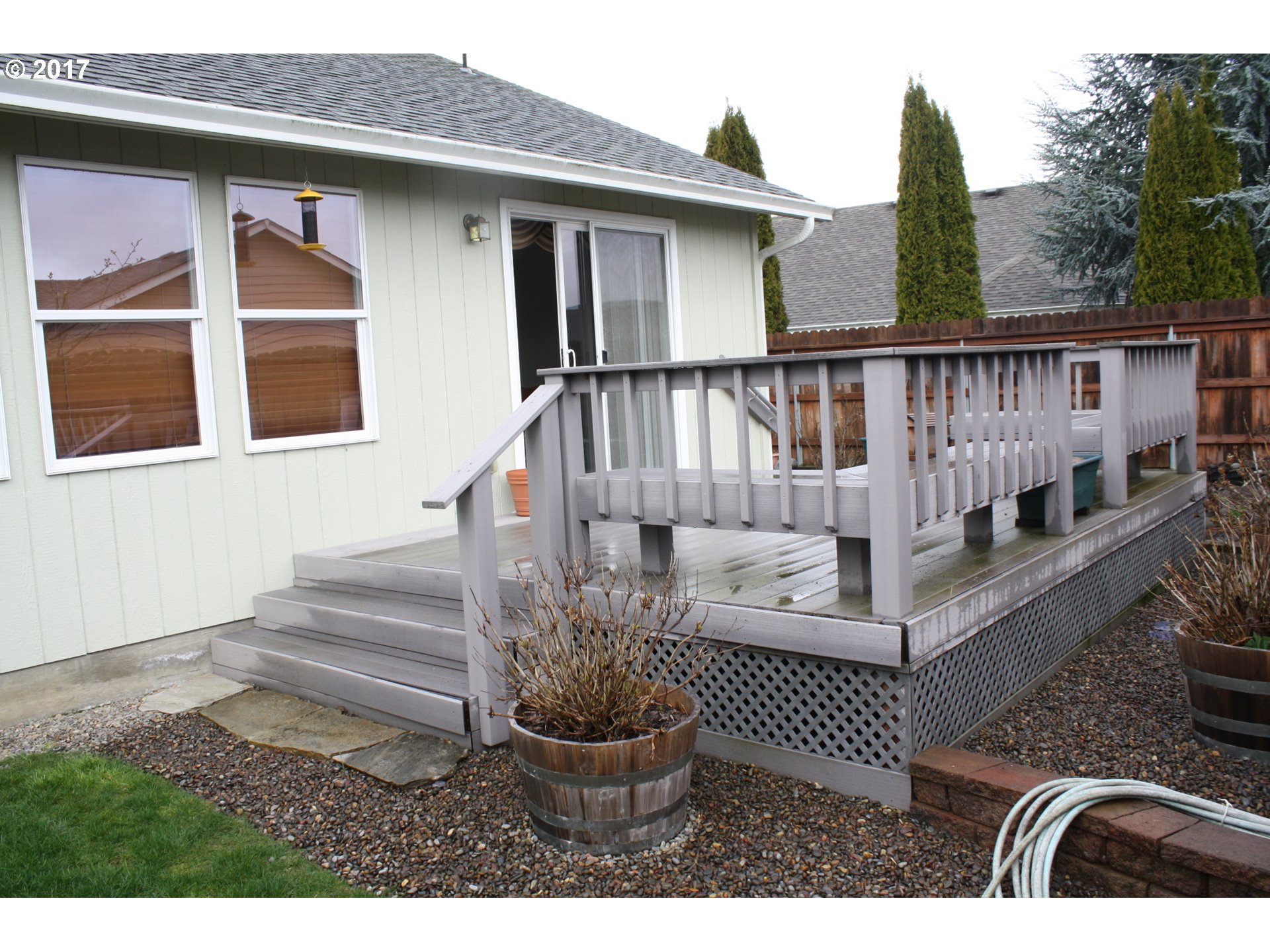 327 Currier Ave