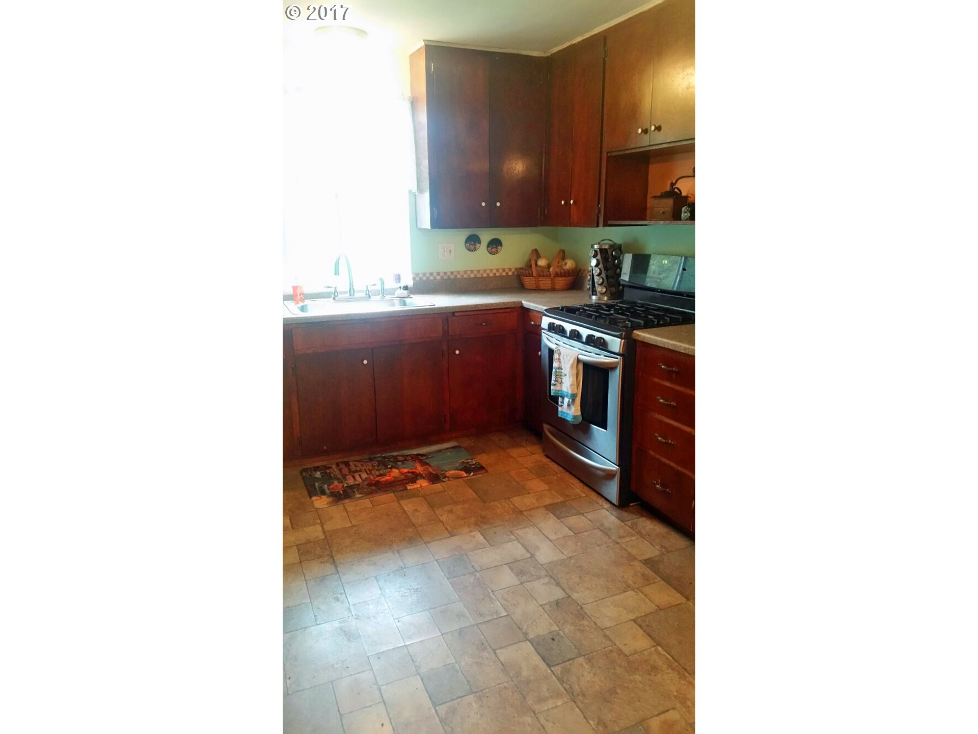 308 SE Walnut St
